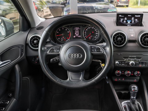 Audi A1 Sportback 1.0 TFSI Sport S line Edition Clima PDC Stoelverwarming