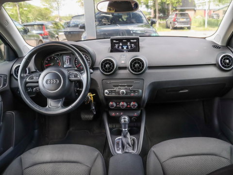Audi A1 Sportback 1.0 TFSI Sport S line Edition Clima PDC Stoelverwarming