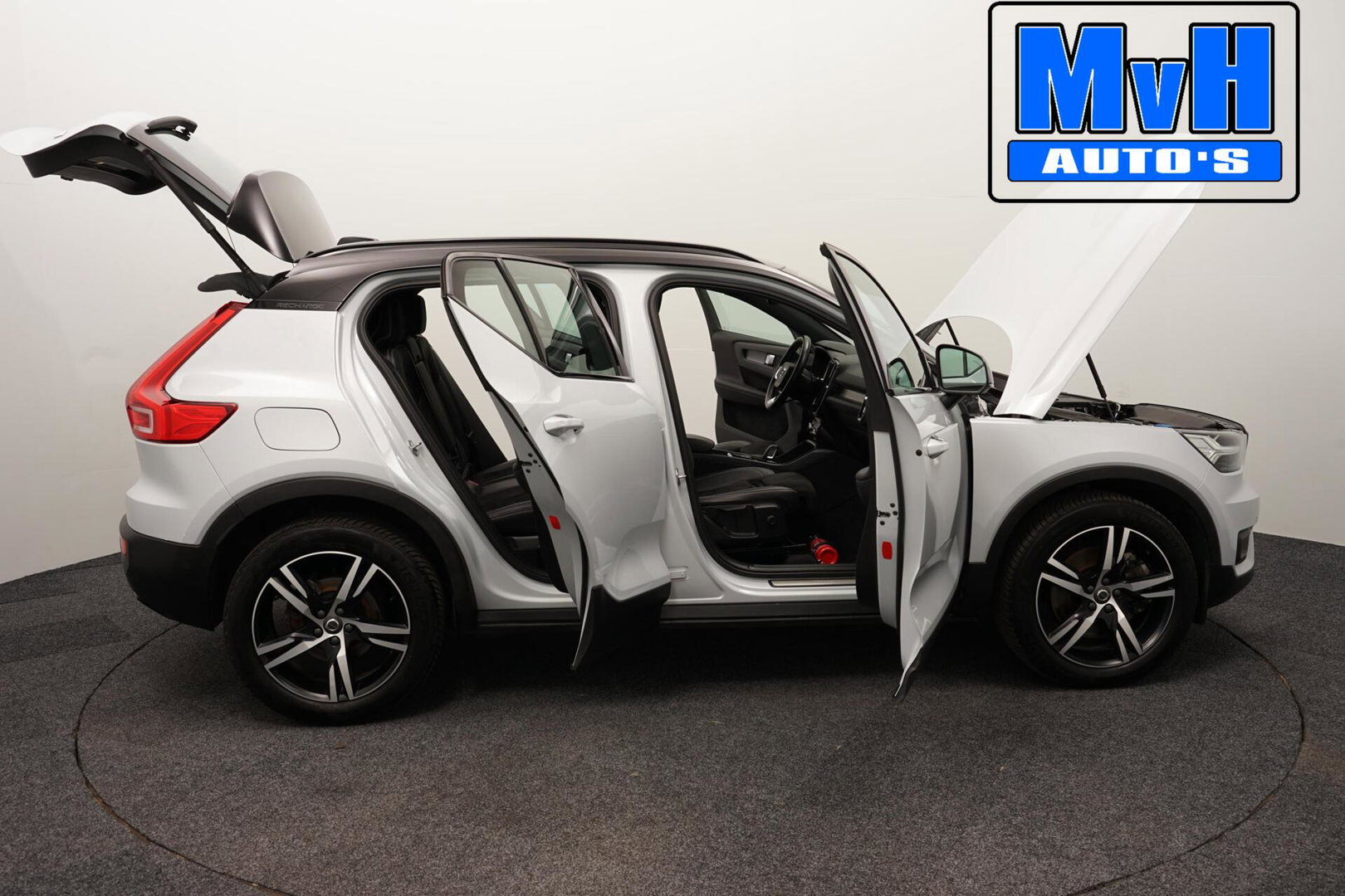 Volvo XC40 1.5 T4 Recharge R-Design|PARELMOER|CAMERA|ACC|LED