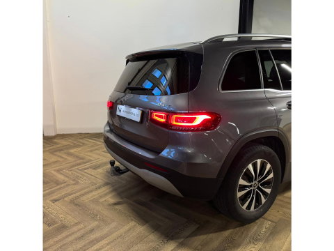 Mercedes-Benz GLB 250 4MATIC PANO KEYLESS CAM