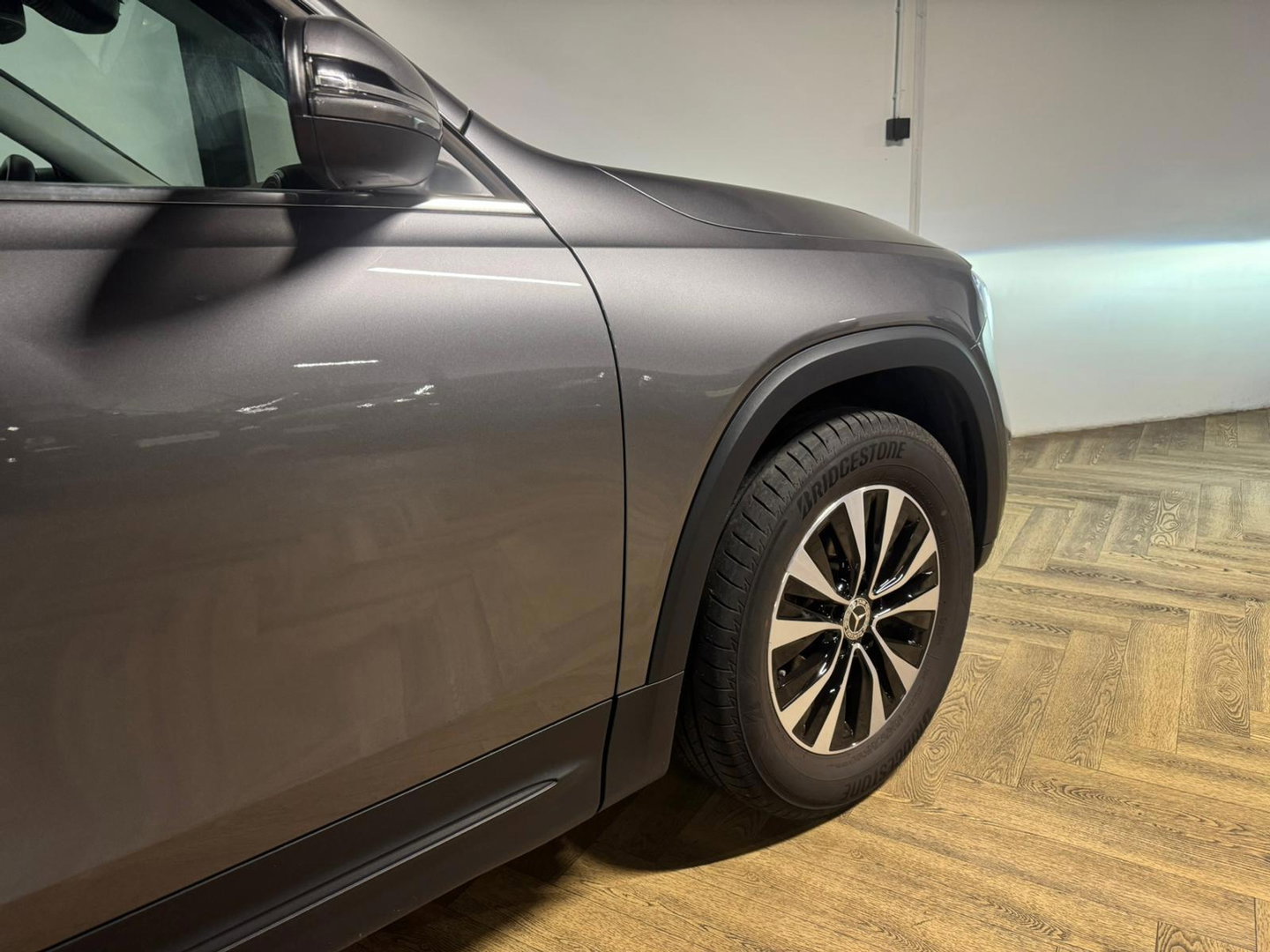 Mercedes-Benz GLB 250 4MATIC PANO KEYLESS CAM