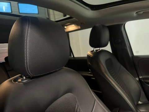 Mercedes-Benz GLB 250 4MATIC PANO KEYLESS CAM