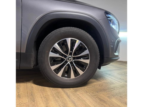 Mercedes-Benz GLB 250 4MATIC PANO KEYLESS CAM