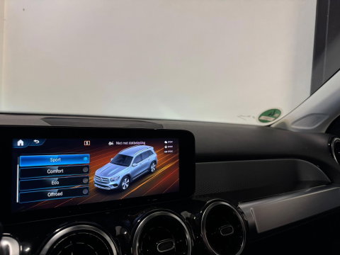 Mercedes-Benz GLB 250 4MATIC PANO KEYLESS CAM