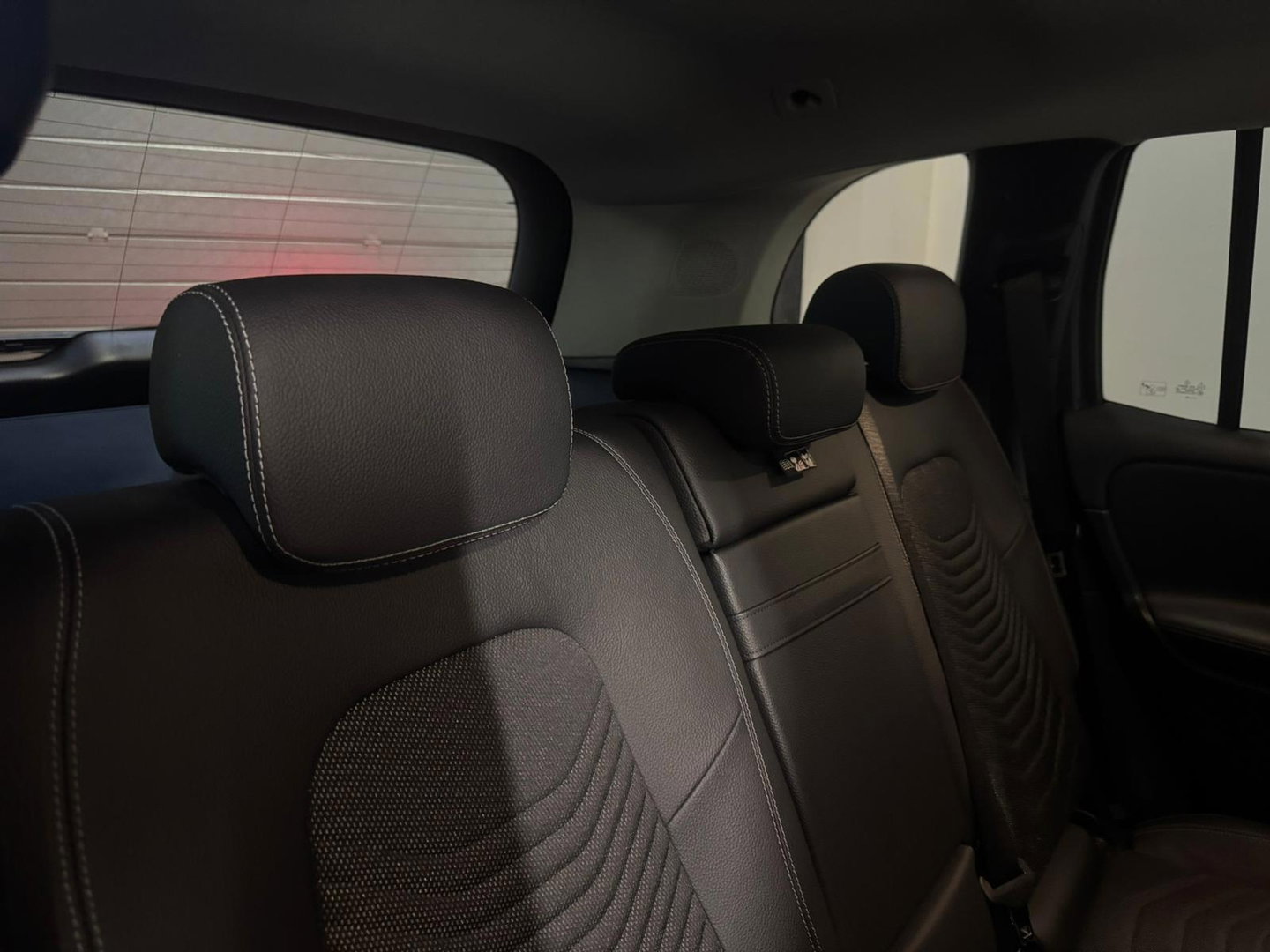 Mercedes-Benz GLB 250 4MATIC PANO KEYLESS CAM
