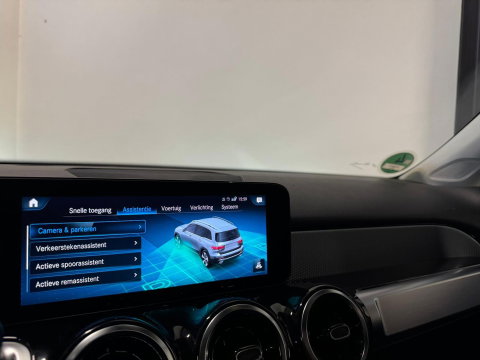 Mercedes-Benz GLB 250 4MATIC PANO KEYLESS CAM