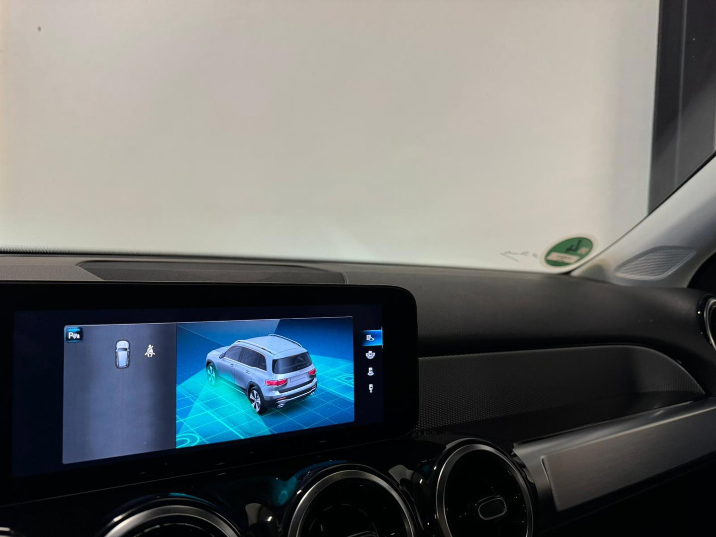 Mercedes-Benz GLB 250 4MATIC PANO KEYLESS CAM