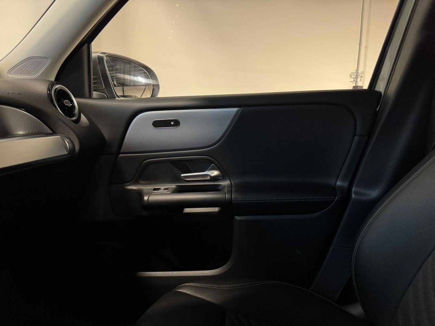 Mercedes-Benz GLB 250 4MATIC PANO KEYLESS CAM