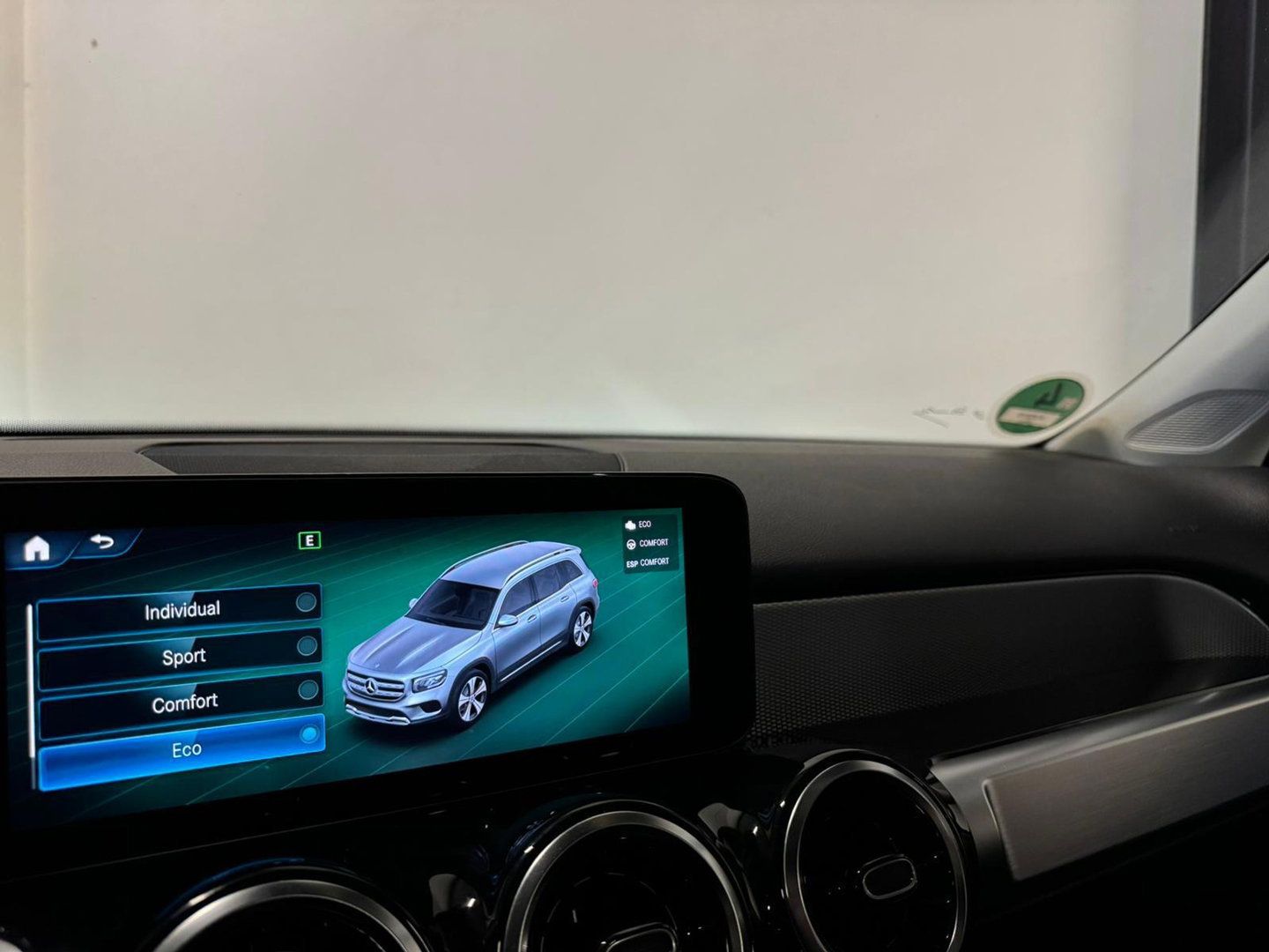Mercedes-Benz GLB 250 4MATIC PANO KEYLESS CAM