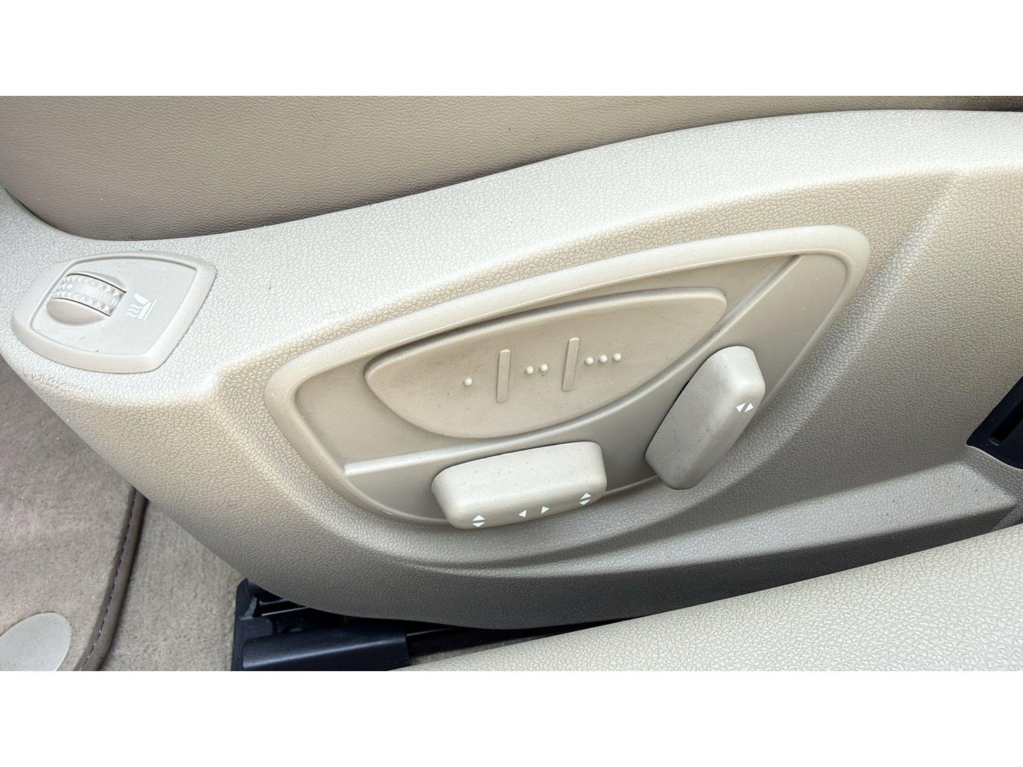 Renault Laguna 2.0 16V T 170PK Initiale Aut. Leer stoelverwarming Cruise Keyless