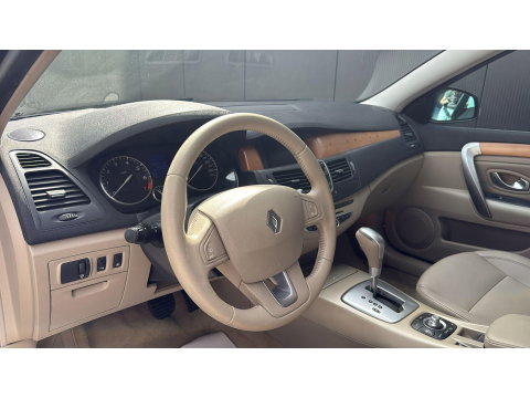 Renault Laguna 2.0 16V T 170PK Initiale Aut. Leer stoelverwarming Cruise Keyless