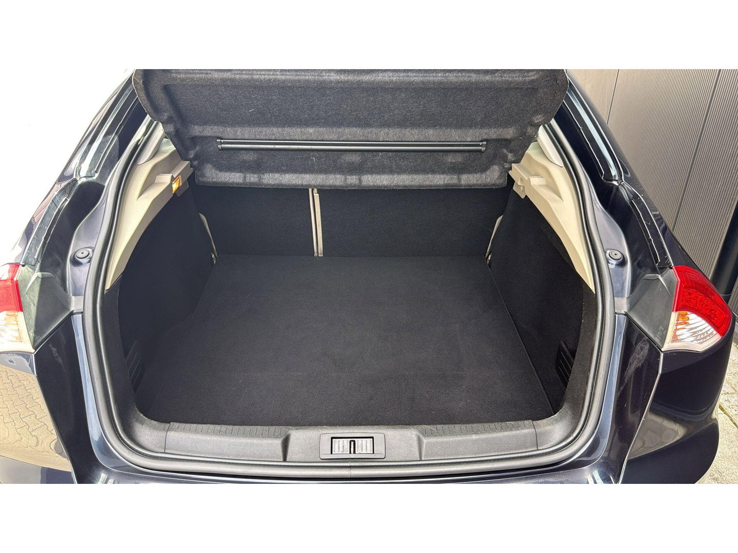 Renault Laguna 2.0 16V T 170PK Initiale Aut. Leer stoelverwarming Cruise Keyless