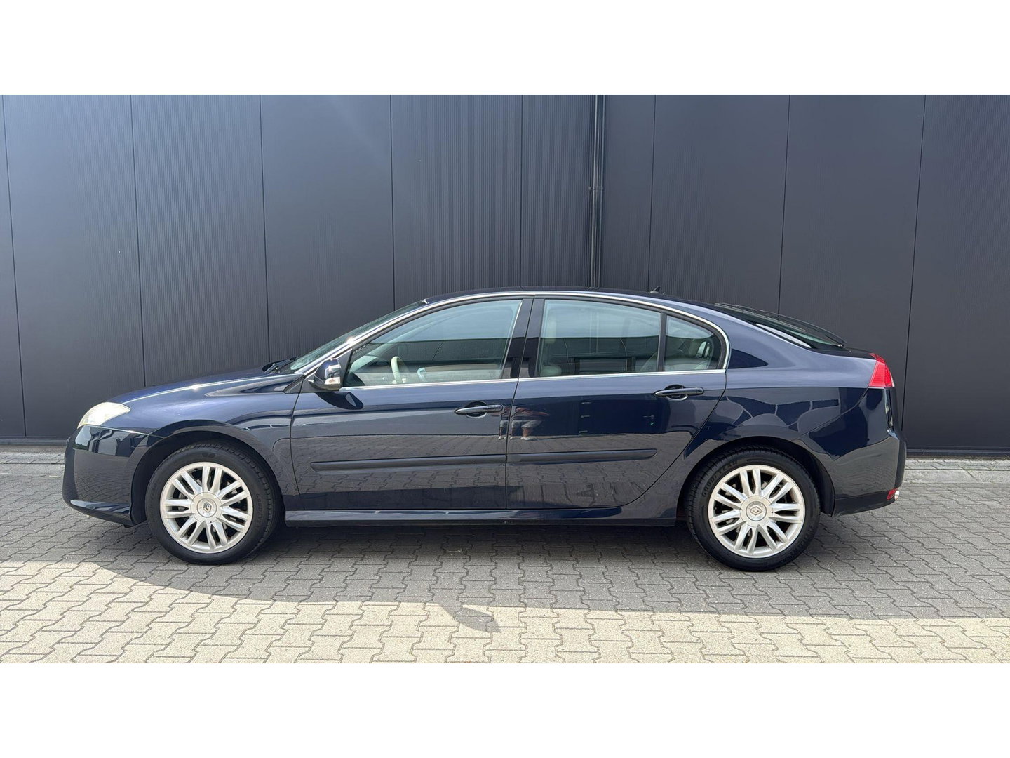 Renault Laguna 2.0 16V T 170PK Initiale Aut. Leer stoelverwarming Cruise Keyless