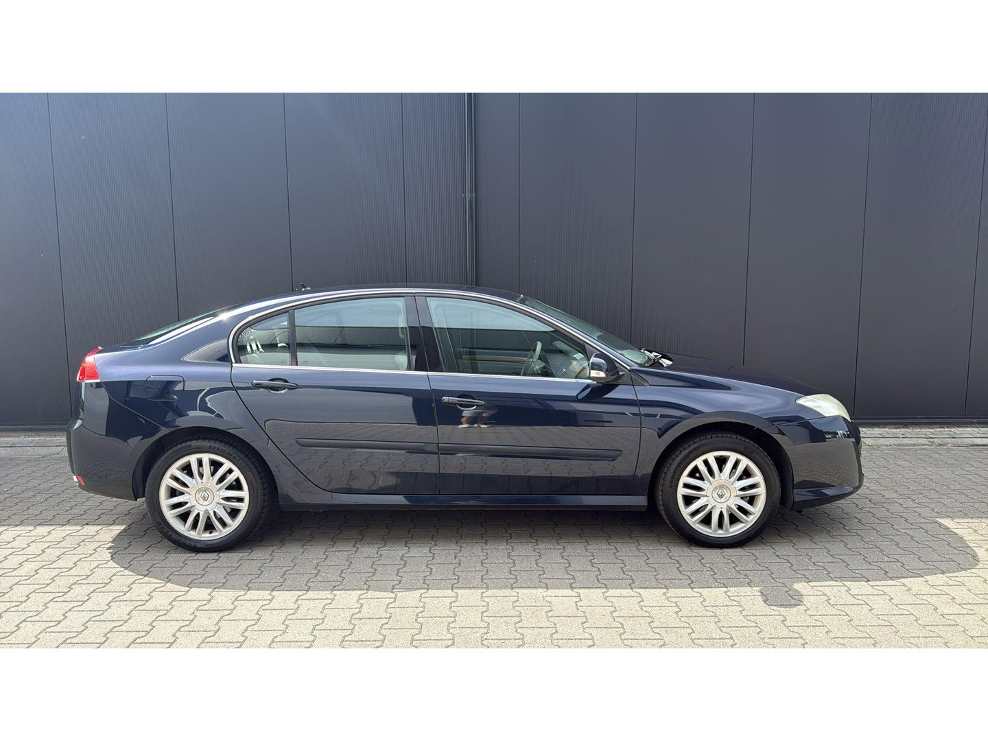 Renault Laguna 2.0 16V T 170PK Initiale Aut. Leer stoelverwarming Cruise Keyless