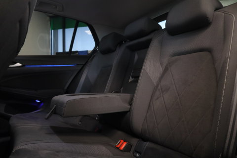 Volkswagen Golf 1.4 eHybrid Style Panoramadak Stoelverwarming Ergo Active 24 Maanden garantie* (Vraag naar de voorwaarden)