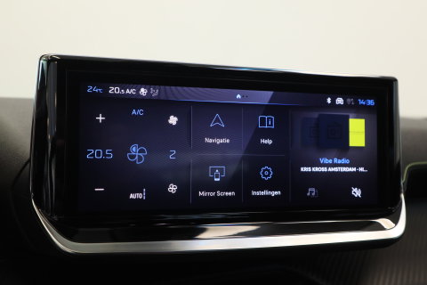 Peugeot e-2008 EV GT Avantage 54 kWh 360 camera Navigatie Blindspot NAP 24 Maanden garantie* (Vraag naar de voorwaarden)
