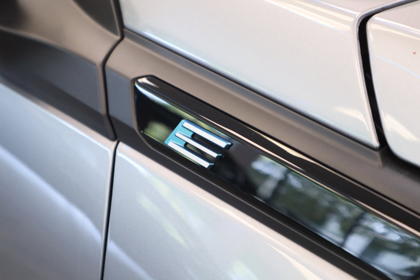 Peugeot e-2008 EV GT Avantage 54 kWh 360 camera Navigatie Blindspot NAP 24 Maanden garantie* (Vraag naar de voorwaarden)