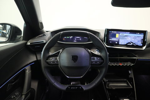 Peugeot e-2008 EV GT Avantage 54 kWh 360 camera Navigatie Blindspot NAP 24 Maanden garantie* (Vraag naar de voorwaarden)