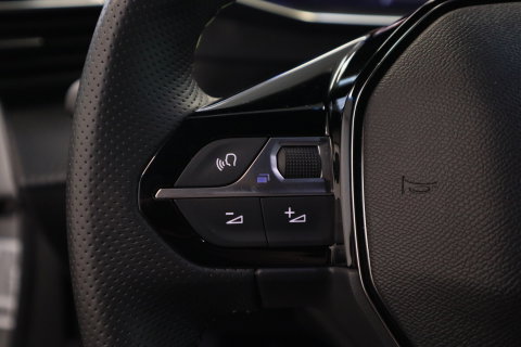 Peugeot e-2008 EV GT Avantage 54 kWh 360 camera Navigatie Blindspot NAP 24 Maanden garantie* (Vraag naar de voorwaarden)