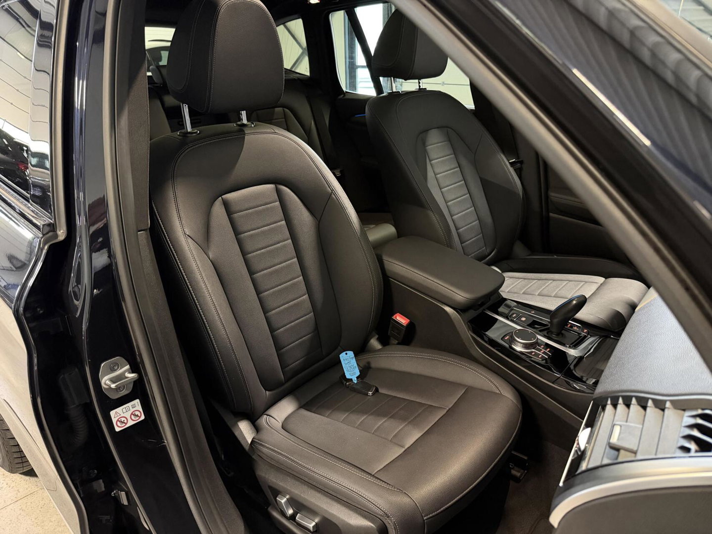 BMW iX3 Executive 80 kWh SOH 95% Pano Trekhaak Memory Camera