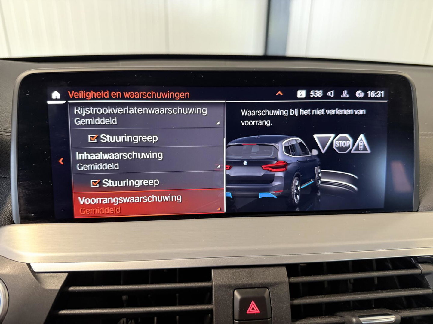 BMW iX3 Executive 80 kWh SOH 95% Pano Trekhaak Memory Camera
