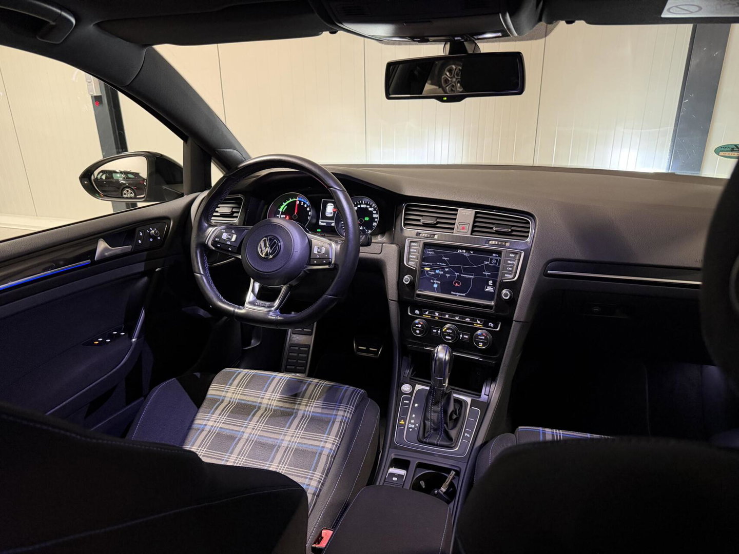 Volkswagen Golf 1.4 TSI GTE SOH 93% Carplay Stoelverwarming