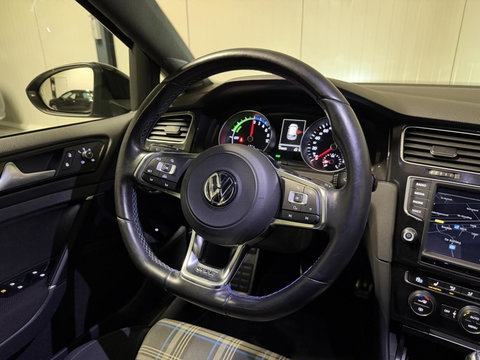 Volkswagen Golf 1.4 TSI GTE SOH 93% Carplay Stoelverwarming