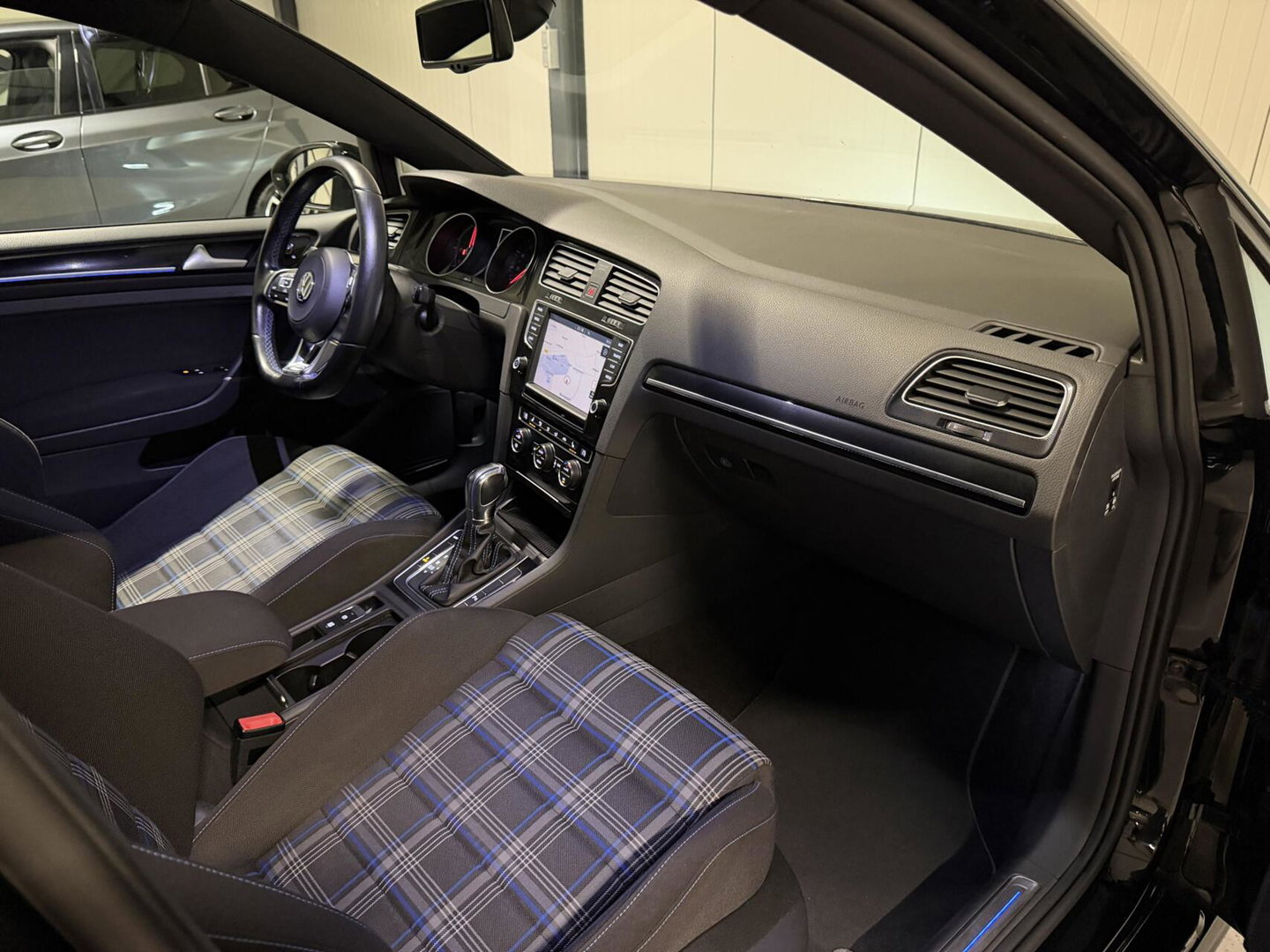 Volkswagen Golf 1.4 TSI GTE SOH 93% Carplay Stoelverwarming