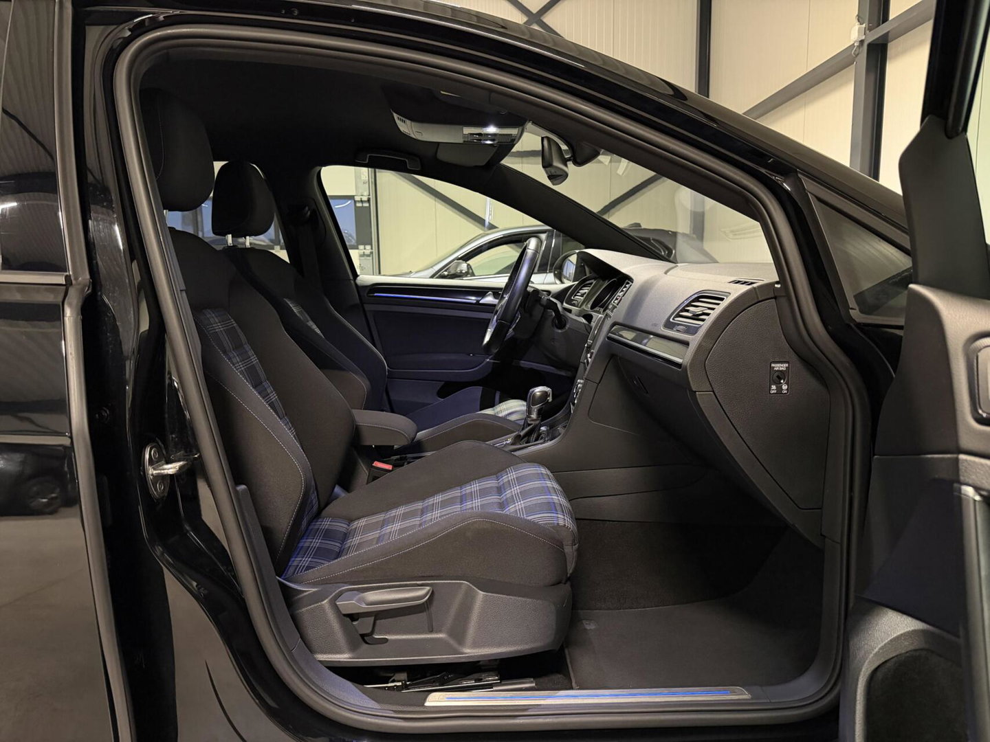 Volkswagen Golf 1.4 TSI GTE SOH 93% Carplay Stoelverwarming
