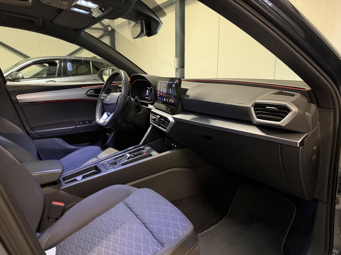 SEAT Leon Sportstourer 1.4 TSI eHybrid PHEV SOH 87% FR Pano Stoelverwarming Sfeer