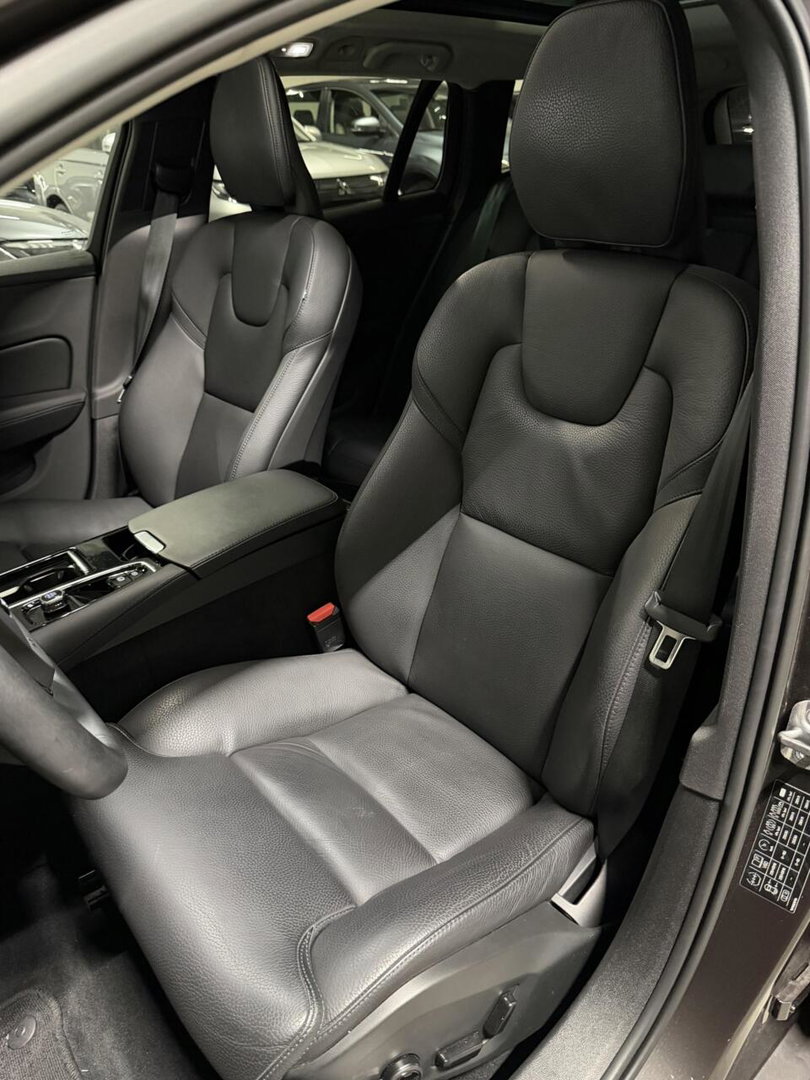 Volvo V60 2.0 T6 Plug-in hybrid AWD Ultimate Bright Pano H&K