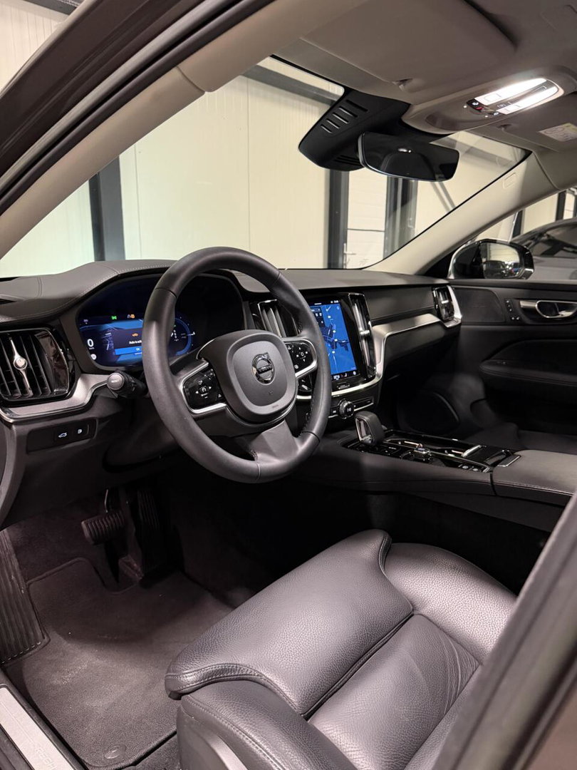 Volvo V60 2.0 T6 Plug-in hybrid AWD Ultimate Bright Pano H&K