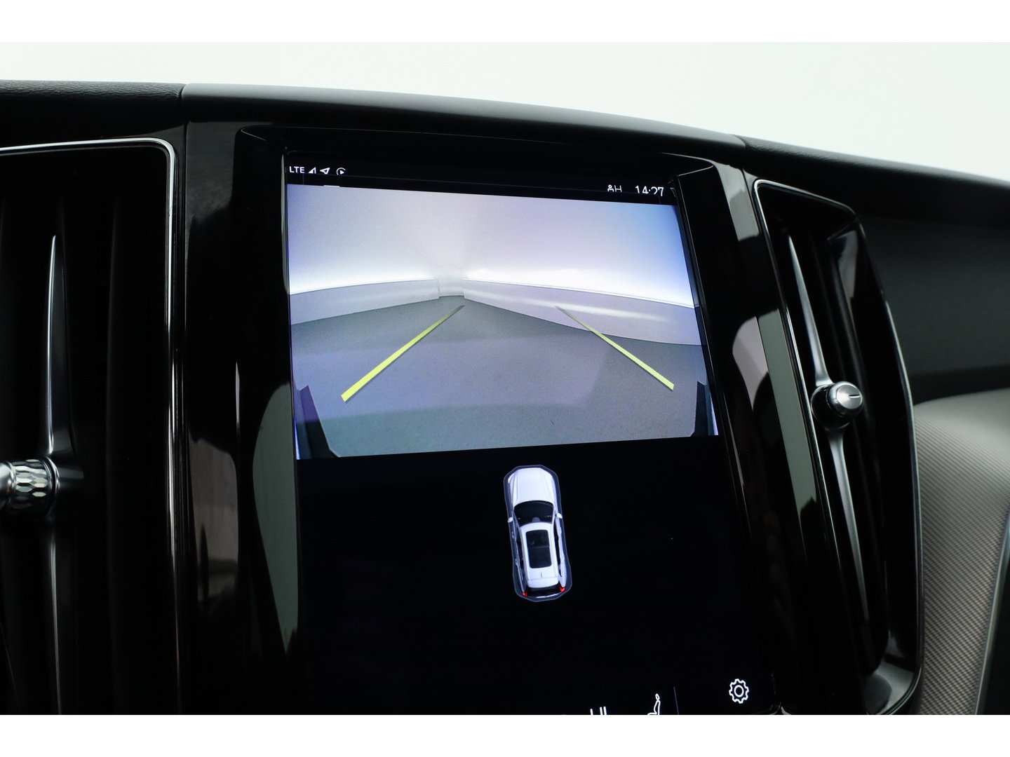 Volvo XC60 2.0 B4 R-Design | Pano-dak | 360 camera | ACC | 21 inch | Sportstoelen | H&K Audio |
