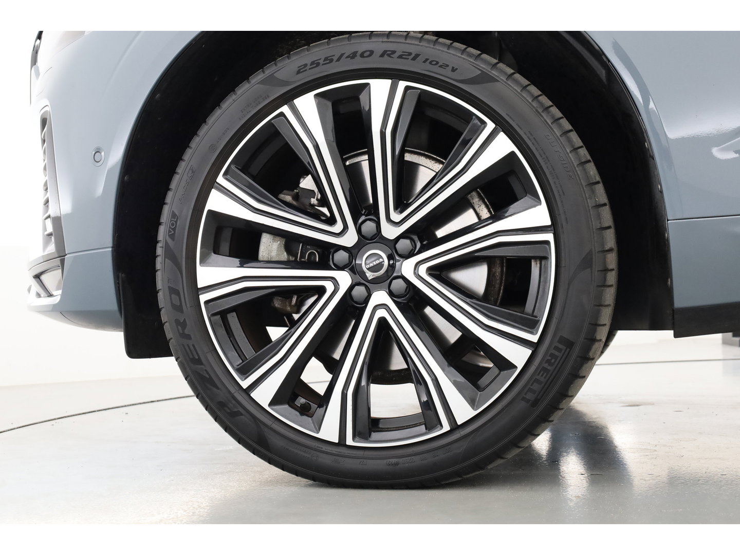 Volvo XC60 2.0 B4 R-Design | Pano-dak | 360 camera | ACC | 21 inch | Sportstoelen | H&K Audio |