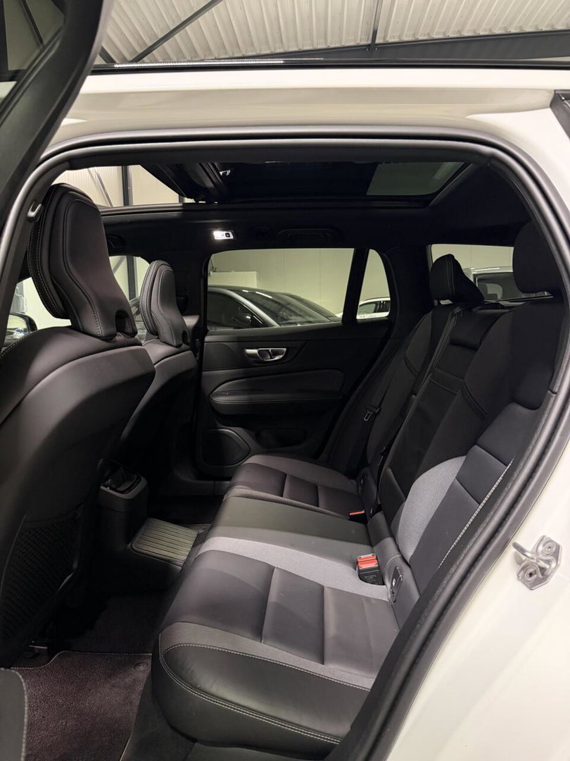 Volvo V60 2.0 T6 Recharge AWD R-Design Pano Leer Camera NAP