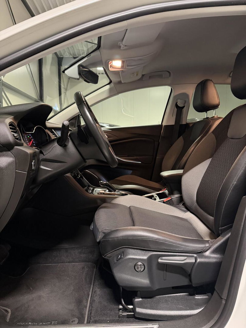 Opel Grandland X 1.6 Turbo Hybrid SOH 90% Elegance Carplay