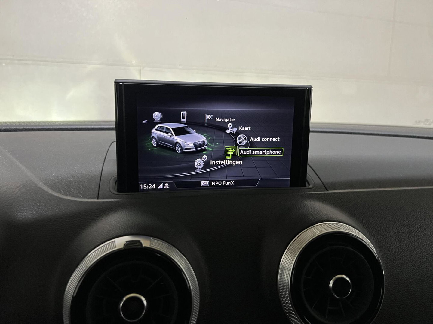 Audi A3 Sportback 35 TFSI 150PK S-Line Black Edition Virtual