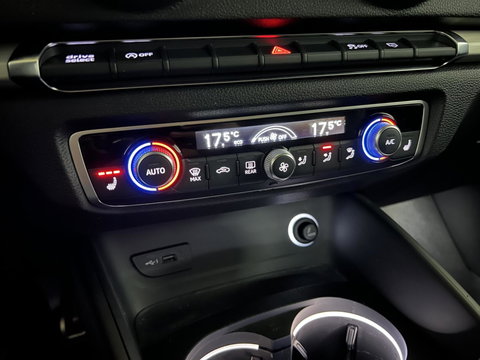 Audi A3 Sportback 35 TFSI 150PK S-Line Black Edition Virtual