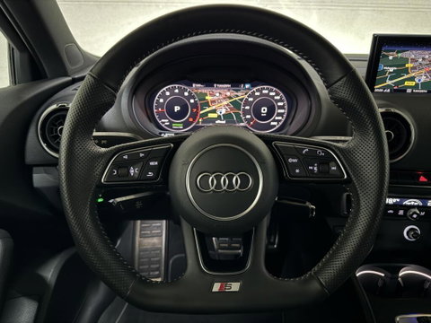 Audi A3 Sportback 35 TFSI 150PK S-Line Black Edition Virtual