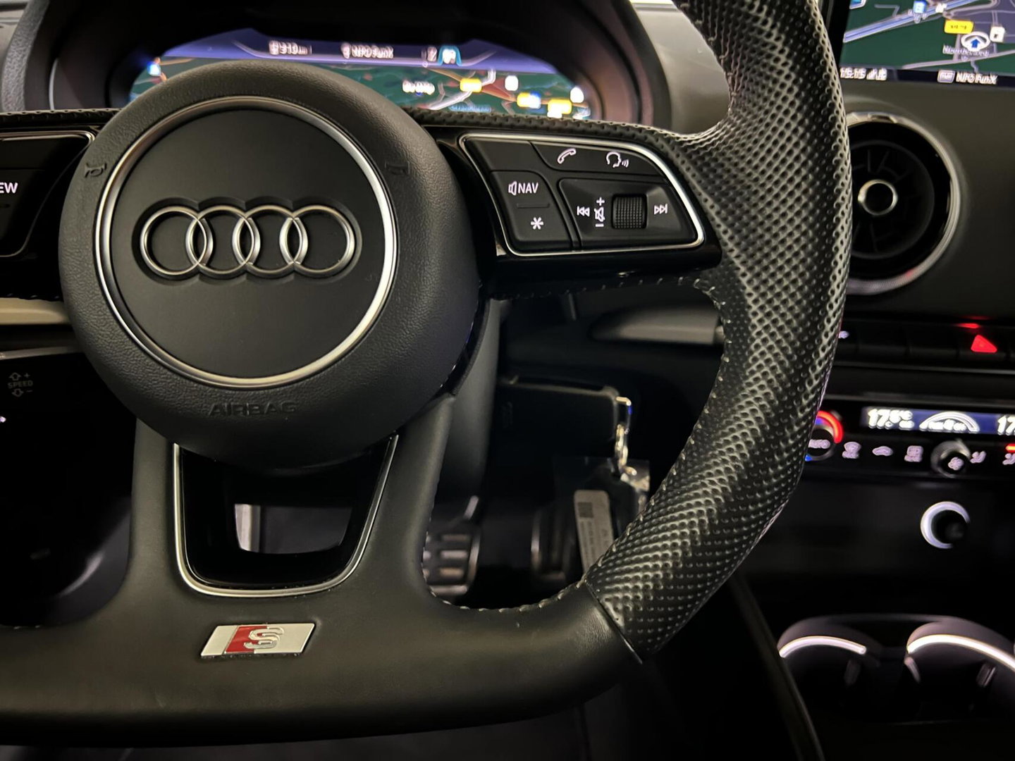 Audi A3 Sportback 35 TFSI 150PK S-Line Black Edition Virtual