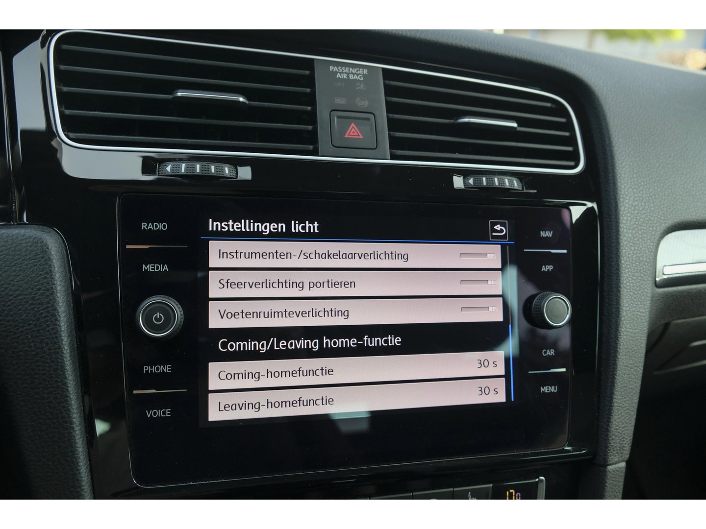 Volkswagen Golf Variant 1.5 TSI DSG 150pk R-Line Lapis blue Camera Navi Discover Pro LED koplampen