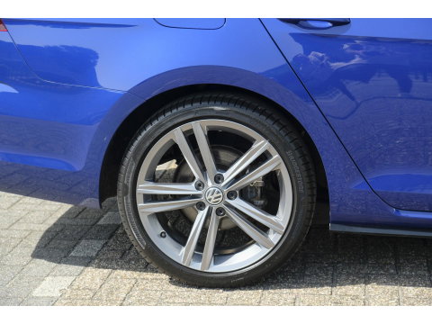 Volkswagen Golf Variant 1.5 TSI DSG 150pk R-Line Lapis blue Camera Navi Discover Pro LED koplampen