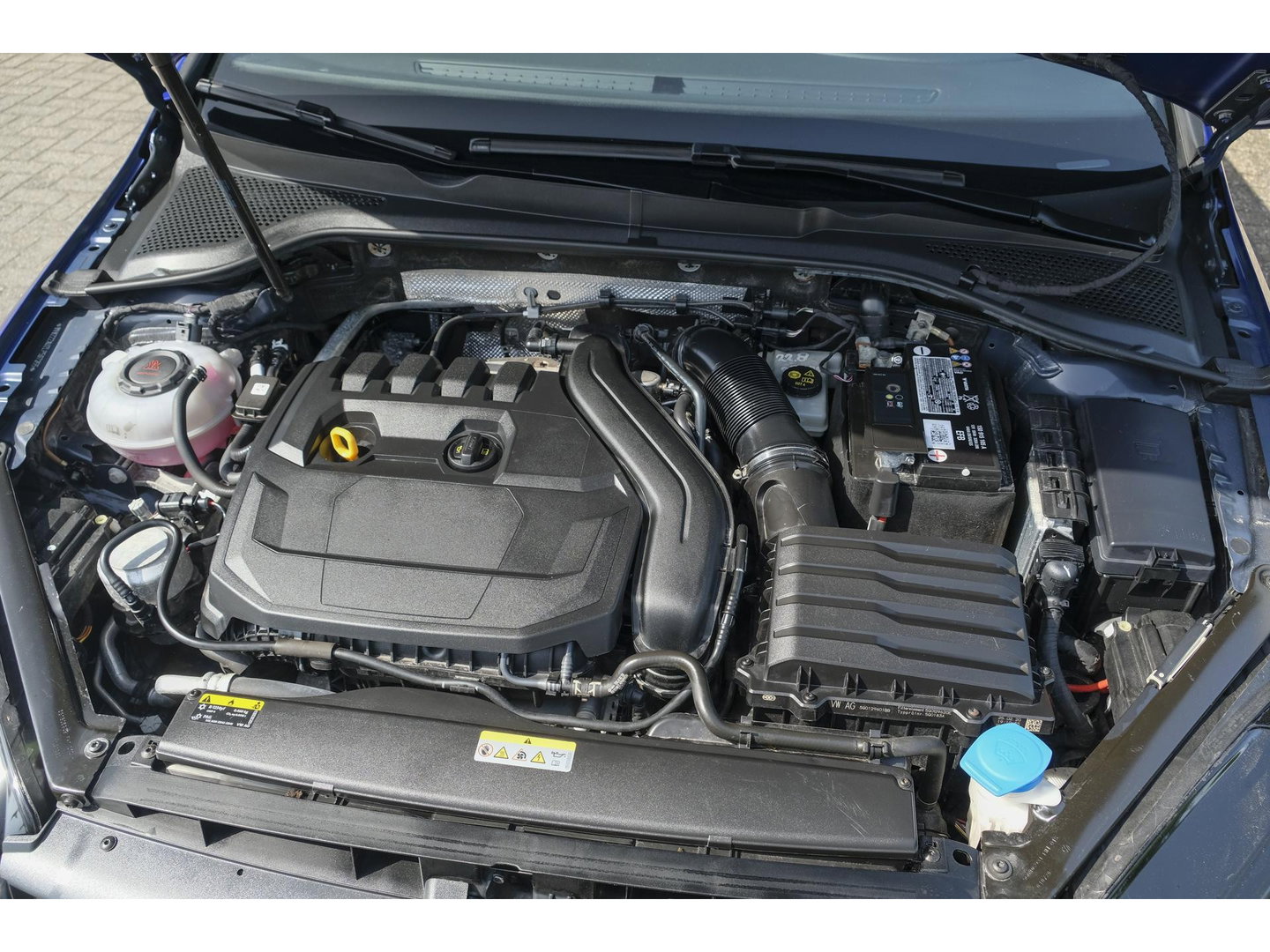 Volkswagen Golf Variant 1.5 TSI DSG 150pk R-Line Lapis blue Camera Navi Discover Pro LED koplampen