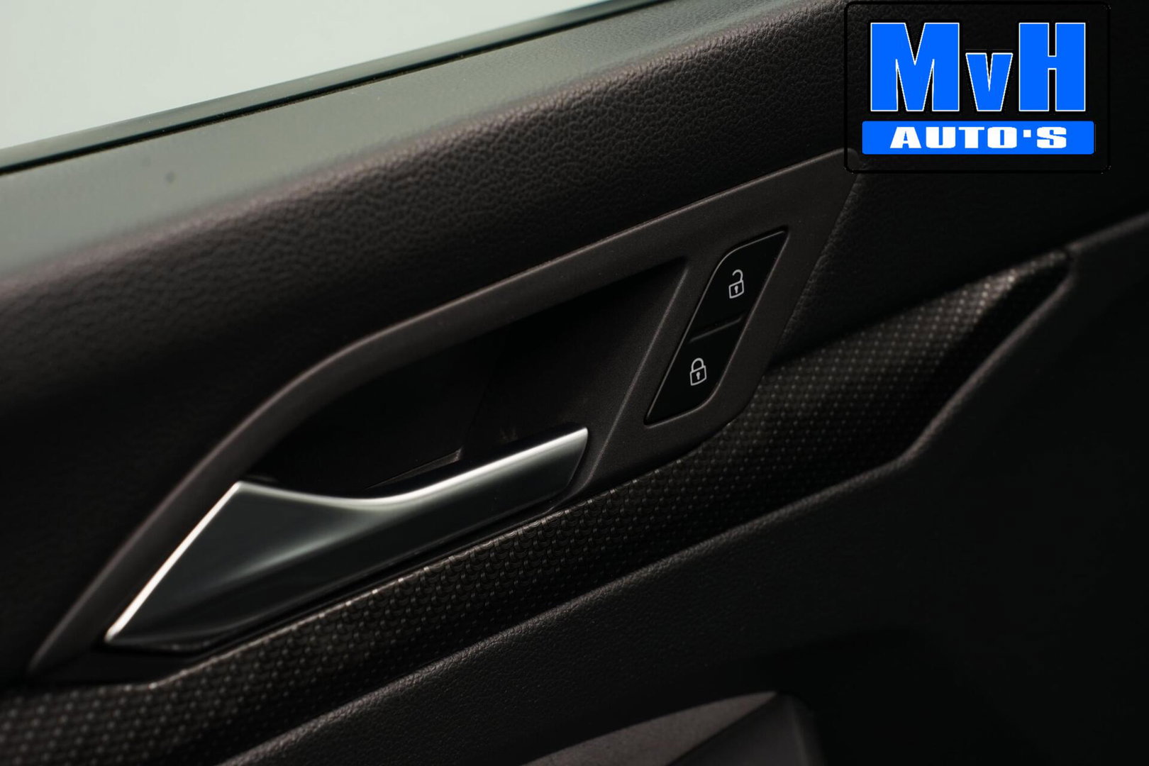 Volkswagen Golf 1.5 eTSI R-Line|SPORTSTOEL|LUXE|LED|