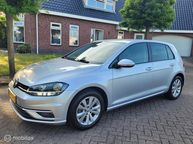 Volkswagen Golf - 1.0 TSI, Carplay/navi/cruise/clima.