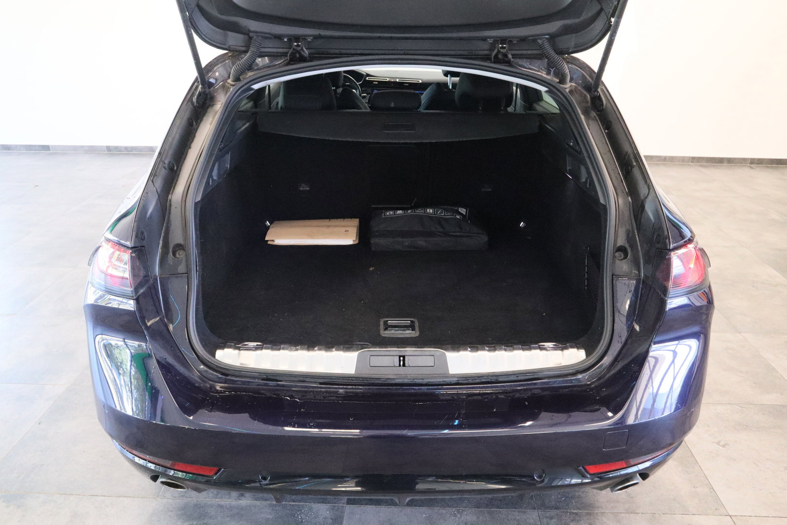 Peugeot 508 SW 1.6 PureTech Blue Lease Allure ACC Camera PDC Keyless go 24 Maanden garantie* (Vraag naar de voorwaarden)