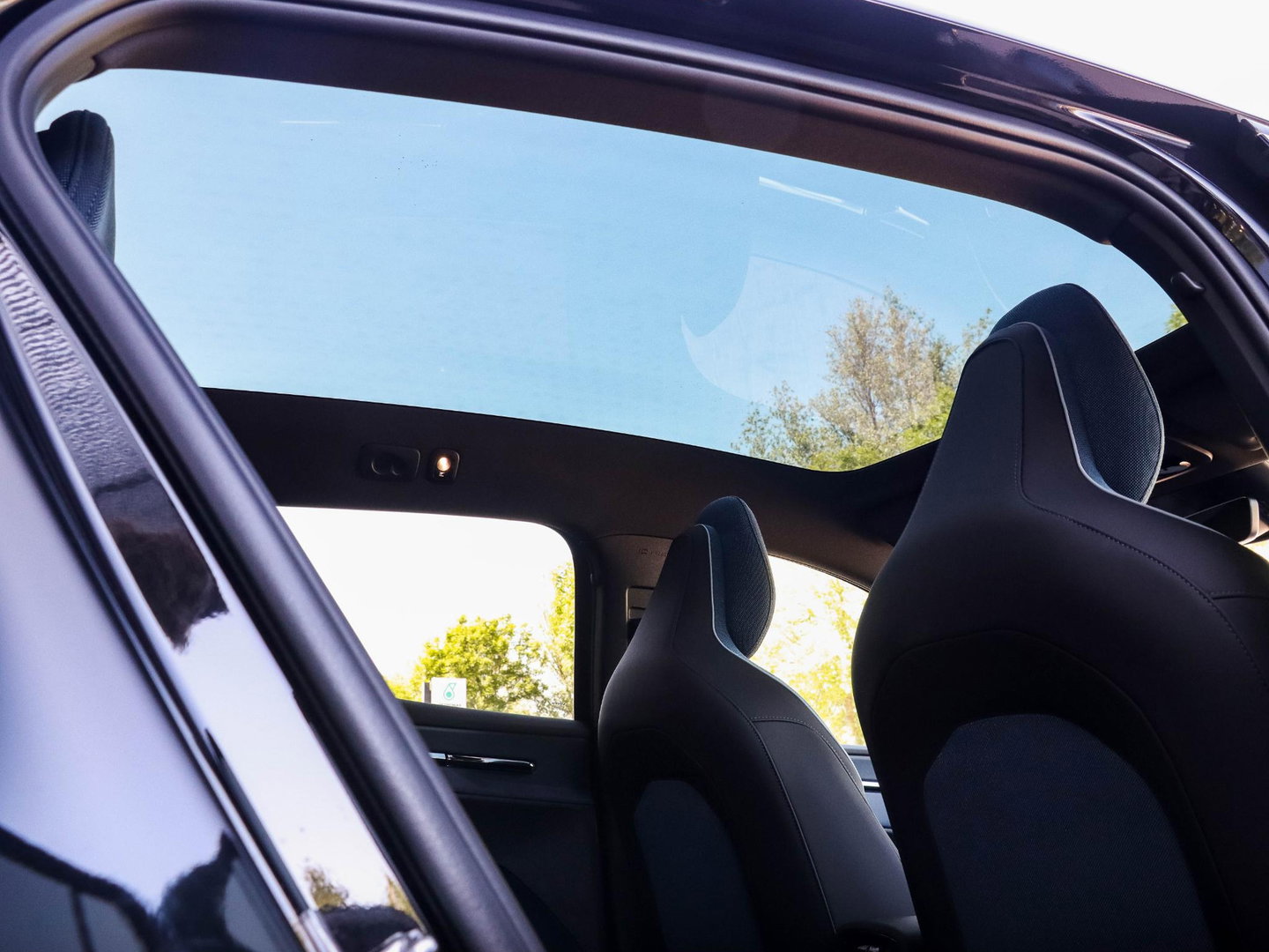 Volvo EX30 Twin Motor Performance Ultra 69 kWh Pano 360 Harman Kardon Warmtepomp 20 inch