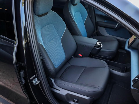 Volvo EX30 Twin Motor Performance Ultra 69 kWh Pano 360 Harman Kardon Warmtepomp 20 inch
