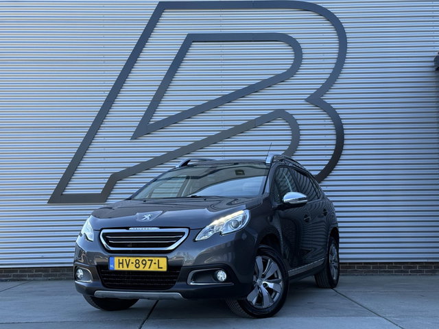 Peugeot 2008 - 1.2 PureTech Allure Navi|Pano|Clima|Trekhaak|Cruise|PDC|D-riem v.v. in 2022|N.A.P|APK tot 11-2026