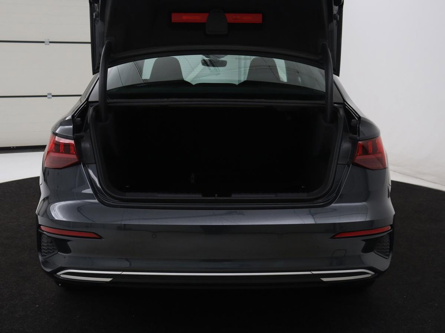 Audi A3 30 TFSI Advanced edition | Stoelverwarming | Matrix LED | Adaptive cruise | Camera | Park Assist | Elektrische stoel | Carplay | Sportstoelen | Navigatie | Virtual Cockpit | Climate control | Audi Sound